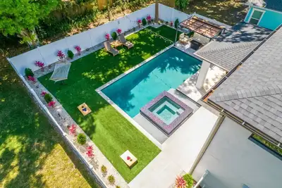Image de New-Lux Tpa Home w/Pool/Spa & Game Room-Sleeps 16