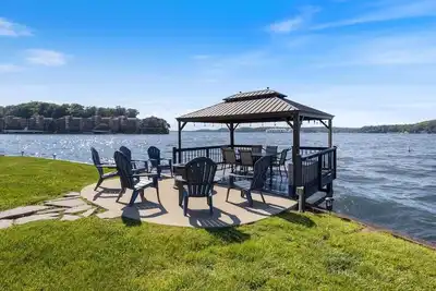 Image de Lakefront Home with Game Room, Firepits & Gazebo at 3mm