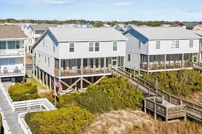 Image de Reel Memories-Spacious 5-bedroom, 4 bath Oceanfront Home on Holden Beach