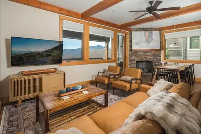 Image de Scenic condo, Mountain Views, private deck in Echota Resort with Pool