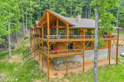 Image de A Stylish Cabin Stocked with Games | Fun for All Ages | Mountain Dreams