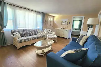 Image de Brand New Listing! 2-br house 10 min walk from famous beaches in South Yarmouth!