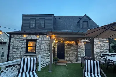 Image de Spacious 5-bedroom Dutch Cottage in historical Frankfort Ky, with charm