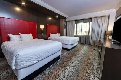 Image de Two Queen Room at a  Hotel