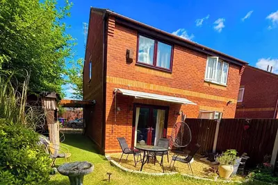 Image de 2-Bed House, Sleeps 4, Garden, 10 mins to Anfield