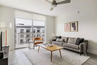 Image de Blueground | Riverside, pool, nr Bayfront Park