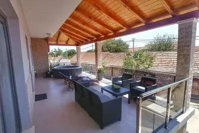 Image de Appartement de trois chambres avec la terrasse Bačići, Krka (A-24721-a)