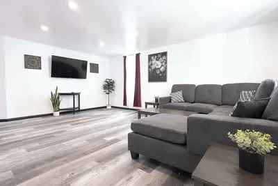 Image de 5br, 2ba close to Niagara Falls State Park