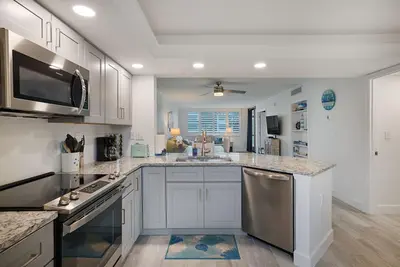 Image de Brand New- Gorgeous Loggerhead Cay Walk out Condo