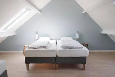 Image de Newly renovated apartments on large grounds