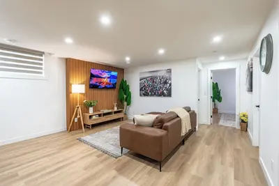 Image de Luxe Suite | Beautyrest Beds | Heated Bath Floor