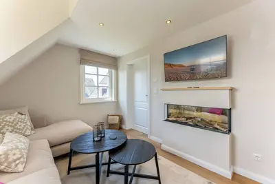 Image de A vacation home like a quiet harbor: the fixtures and fittings and the interior are d