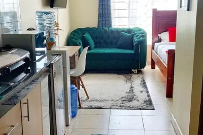 Image de Studio confortable à Mlolongo avec vue sur la ville et le lac