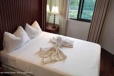 Image de Suite Deluxe Beachfront near Mactan Cebu Airport, in Tambuli Seaside Condominiums