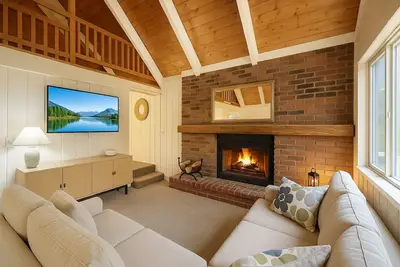Image de Cozy Chalet Getaway Near The Highlands - Sleeps 8