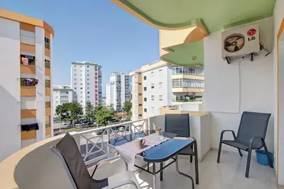 Image de Appartement 'Tana Vacations - Quarteira' avec balcon, Wi-Fi et climatisation