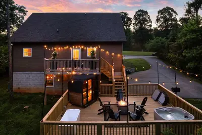 Image de Luxe Cabin, Sleeps 11・ Sauna・Gym・Theater・Game