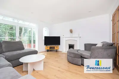 Image de Bournecoast - Town centre holiday home with outside decking and parking - Hb9635