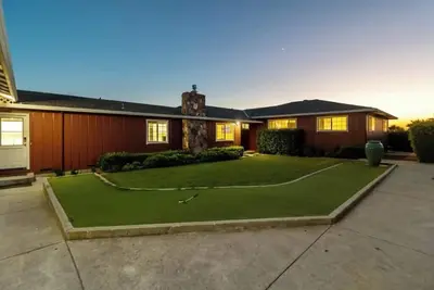 Image de The Great Escape 5 Bedrooms -Pool, Sauna, Private Acreage.