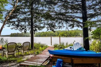 Image de Lakefront/Firepit/Fireplace/Pet Friendly!