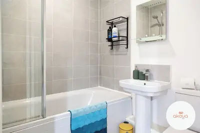 Image de A Stunning Central Wakefield Cozy Gem - Free Wi-Fi & Parking - Pet Friendly