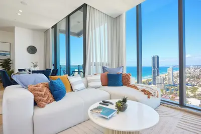 Image de 3br Penthouse Views Lap Pool  Sauna Free Parking