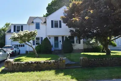 Image de Walking Distance to Misquamicut Beaches!