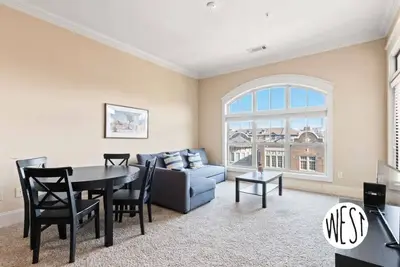 Image de Elegant Condo in the Heart of Midtown!