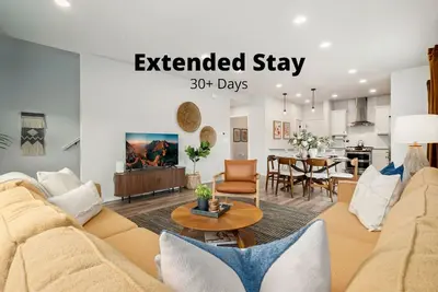 Image de Mosaic Modern | Dog Friendly, Pool + King Suite