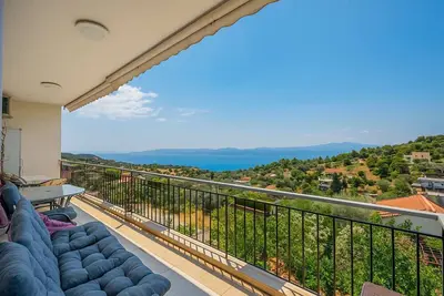 Image de Eretria Seaview Retreat with Balcony & Style