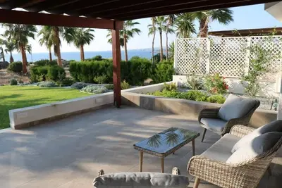 Image de Yulya Villa A Luxurious Escape: Beach Front 2 Bedroom, with All Amenities!