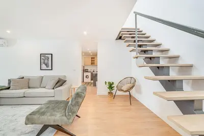 Image de Bright Coastal Duplex Apartment w/Private Terrace