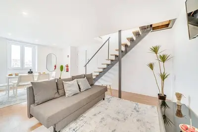 Image de Bright Coastal Duplex Apartment with Terrace