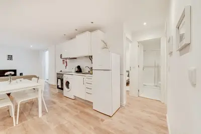 Image de Intimate & Modern in the Center of Lisbon w/Patio