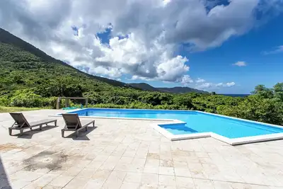 Image de North Shore- Gem 3-bedroom house with WiFi, Ac, full kitchen, pool & apartment
