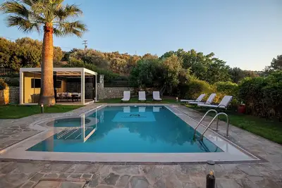 Image de New Family Villas with 2 Private Pools, Game Rooms, and Basketball Court