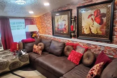 Beautiful Downtown Apartment