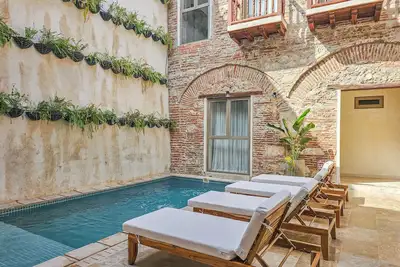 Image de 11 Bedroom Walled City Villa with Pool, Rooftop Jacuzzi and Bbq, Fully Staffed