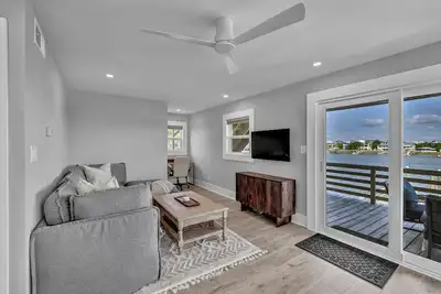 Image de The Wright View–Waterfront Escape w/ Dock | Views | Walk to Dining and Shopping