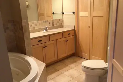 Image de Spacious Condo w/ King Bed & Queen Sleeper – Northernaire Resort, Three Lakes Wi