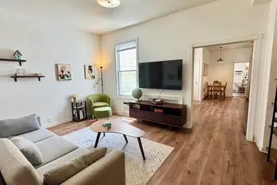 Image de Cityside Haven - Spacious 2br Apt - 12 mins to Nyc