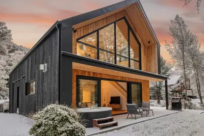 Image de Snohaus Chalet with Private Hot Tub