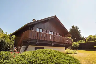Image de Chalet 'La Lauzière - Parking Jardin' avec vue montagne, jardin privé et balcon