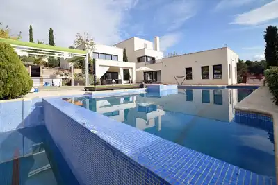 Image de Villa Galiana by Florentia Homes. Near downtown Toledo and Pui du Fou