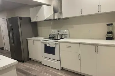 Image de 🏡 Modern Home – Lower Level Getaway 🌿\n2 Bedrooms | 1 Full Bath | PrimeLocation