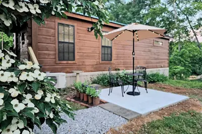 Image de Dogwood Cabin- Stay 4 nights and Get One Free!