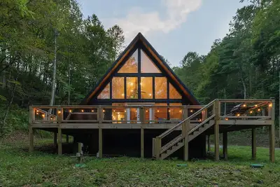 Image de Brand new A-Frame modern cabin in the Smokies! Hot Tub, Fire Place.