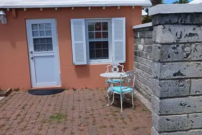 Image de Charming 1-bedroom apartment in delightful Pembroke with WiFi, Ac