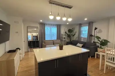 Image de Modern 3 Bd Oasis, Convenient city living w/ parking