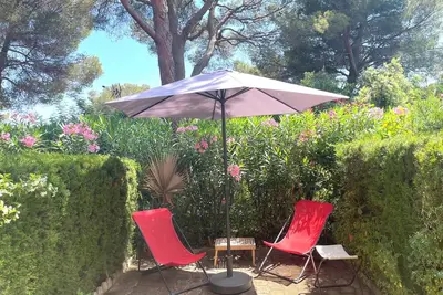 Image de 2 pièces, Clim, cuisine aménagée, Tv, Bbq, parking, Rdc, terrasse, plage 300m,